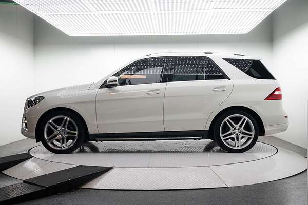 2013 Mercedes-Benz M-Class ML350 BlueTEC W166