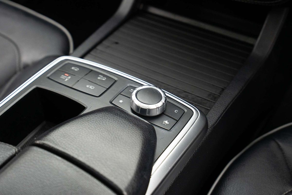 2013 Mercedes-Benz M-Class ML350 BlueTEC W166