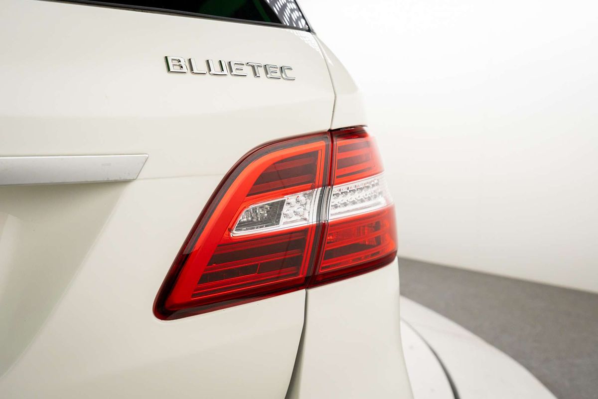 2013 Mercedes-Benz M-Class ML350 BlueTEC W166