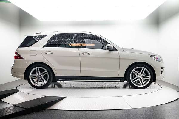 2013 Mercedes-Benz M-Class ML350 BlueTEC W166