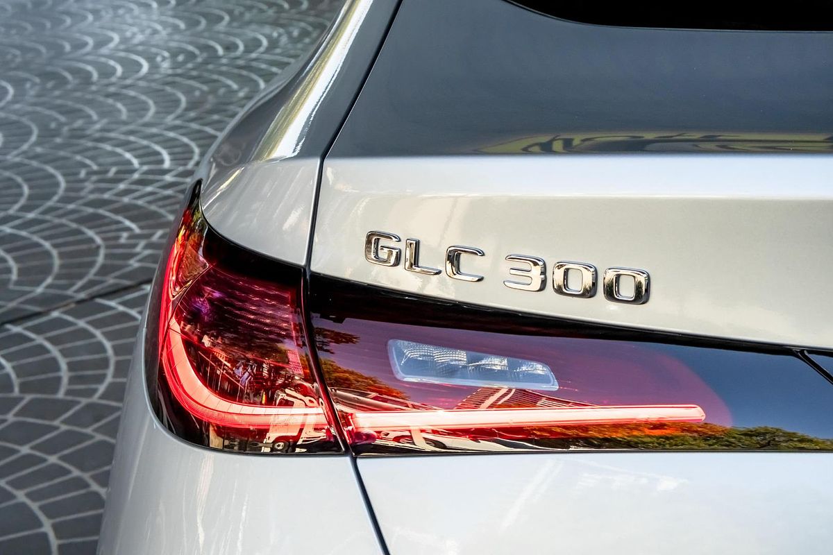 2025 Mercedes-Benz GLC-Class GLC300 C254