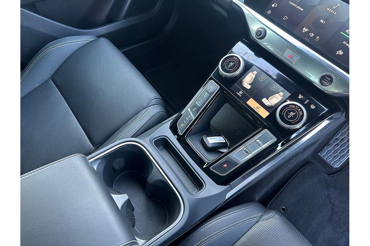 2022 Jaguar I-PACE EV400 SE X590