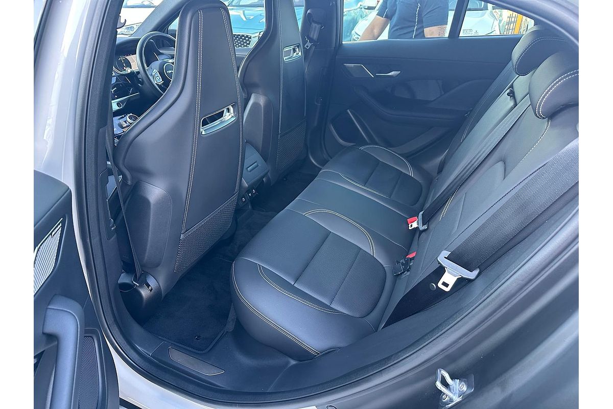 2022 Jaguar I-PACE EV400 SE X590