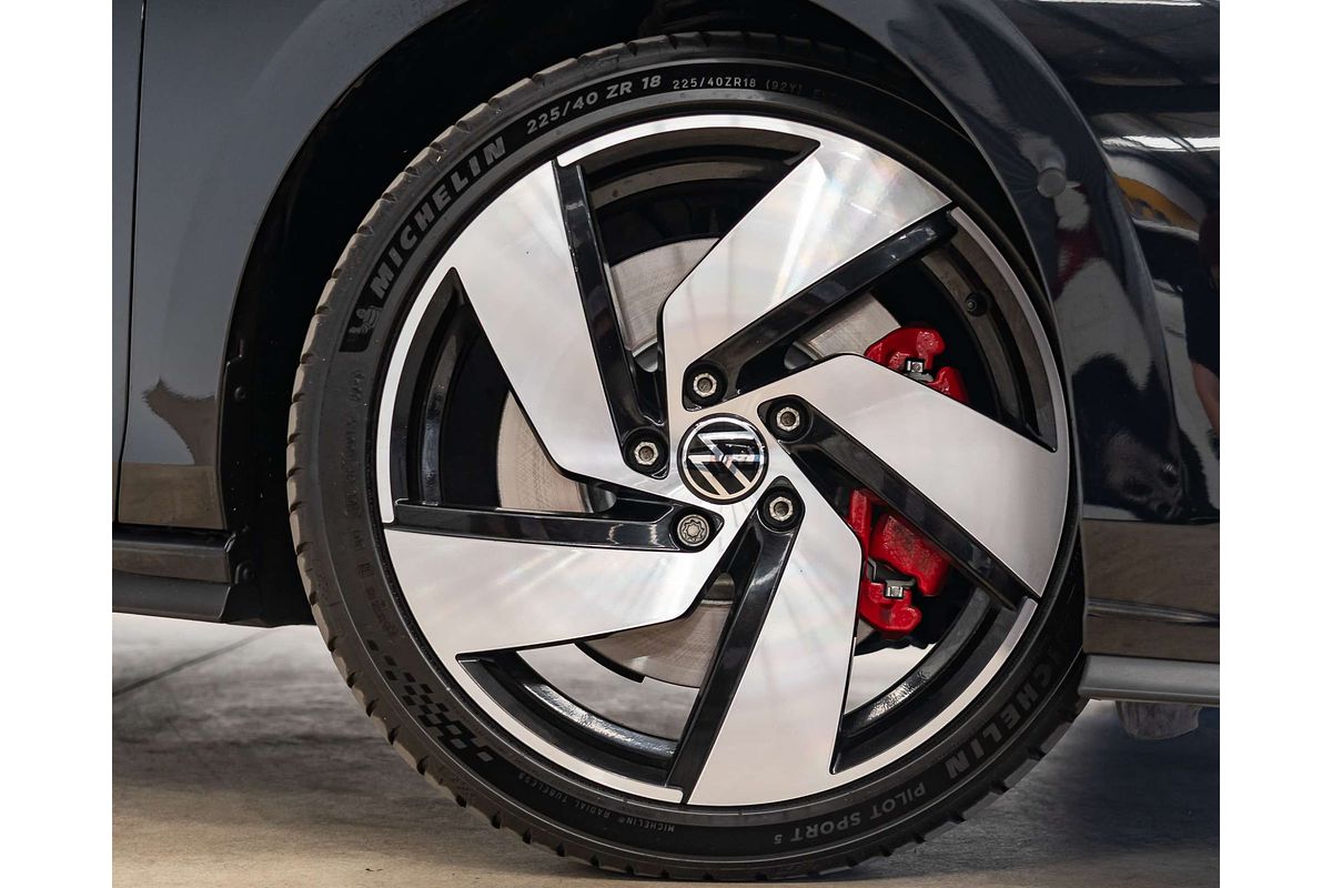 2021 Volkswagen Golf GTI 8