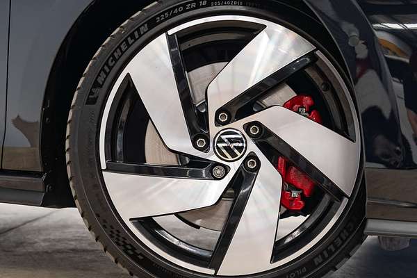 2021 Volkswagen Golf GTI 8