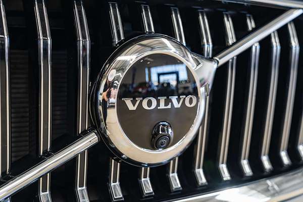 2022 Volvo XC60 B5 Inscription