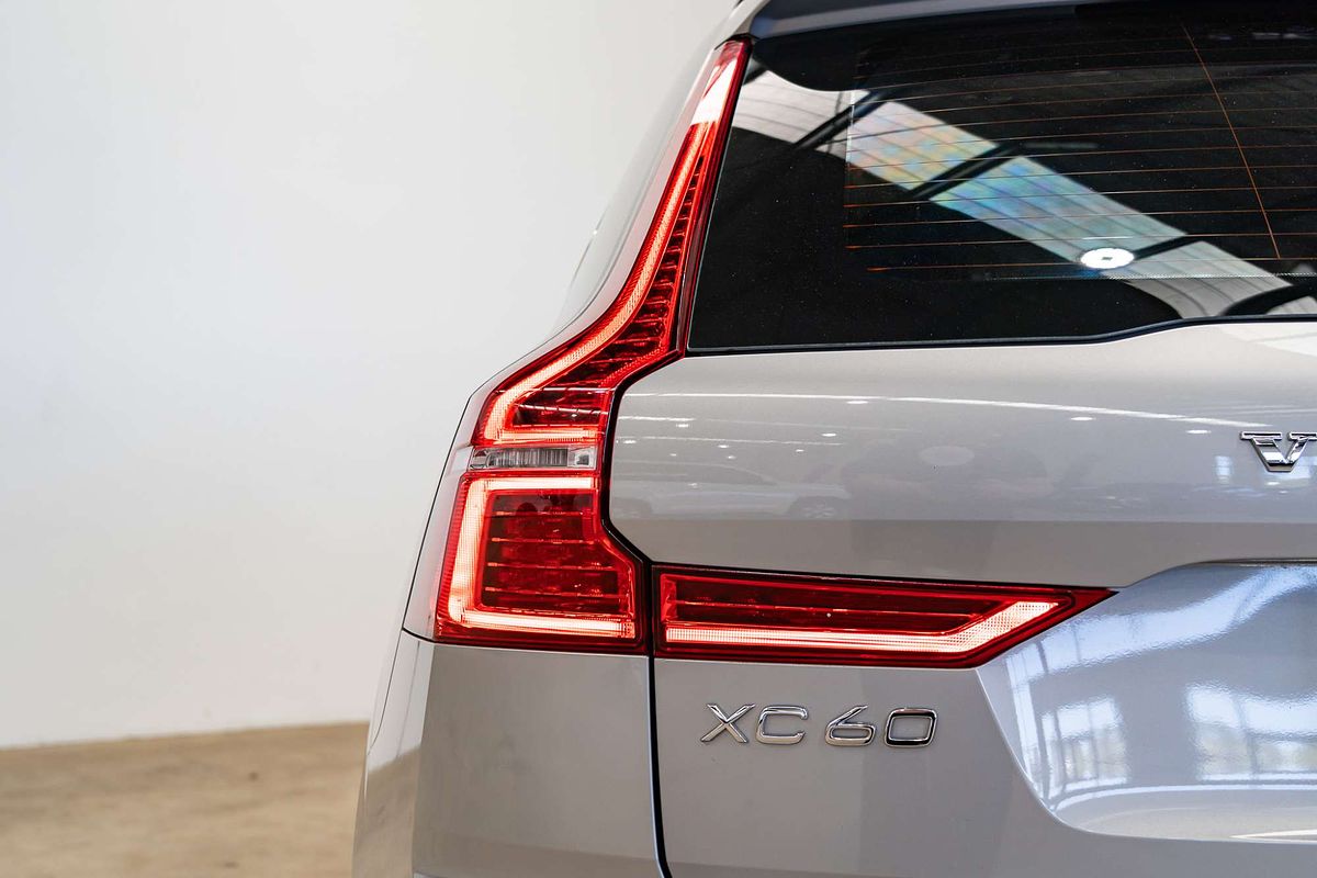 2022 Volvo XC60 B5 Inscription