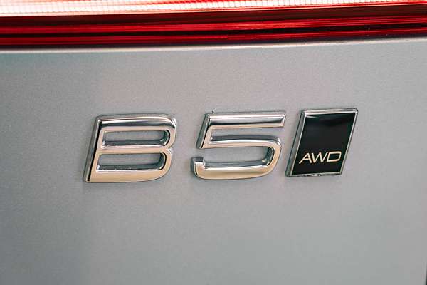 2022 Volvo XC60 B5 Inscription