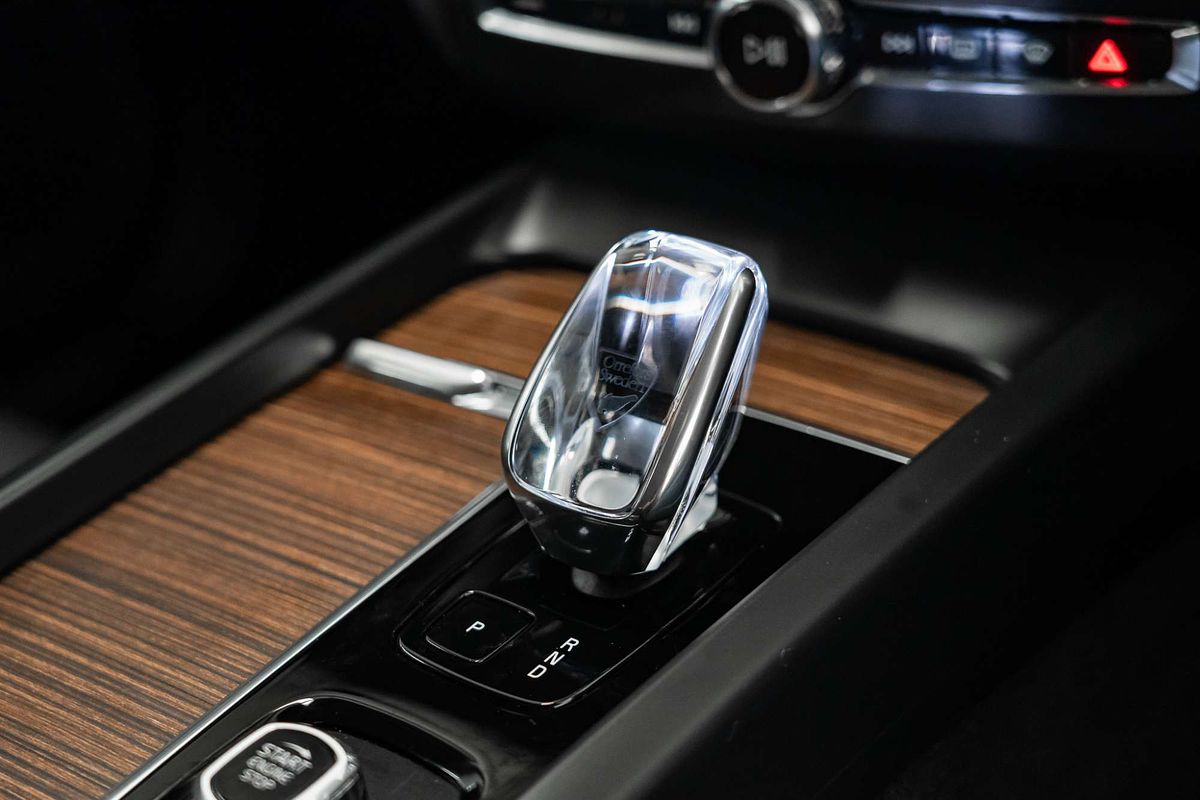 2022 Volvo XC60 B5 Inscription