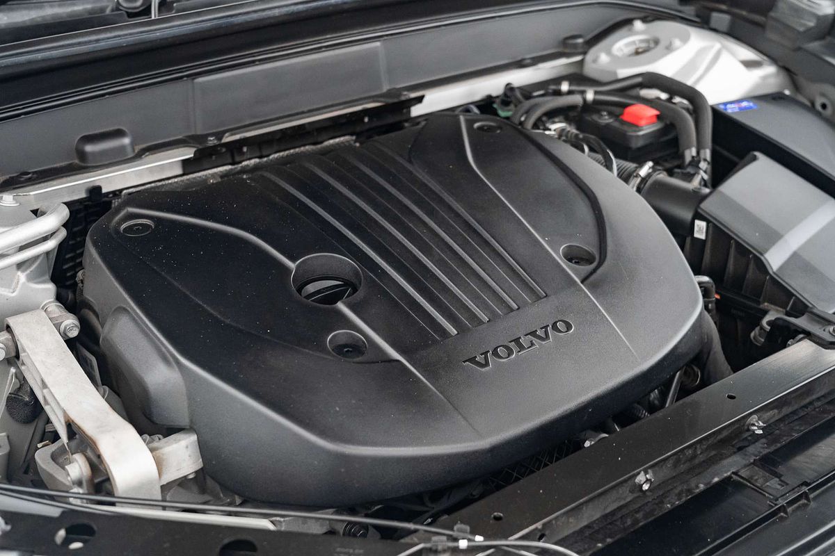 2022 Volvo XC60 B5 Inscription