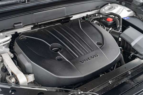 2022 Volvo XC60 B5 Inscription