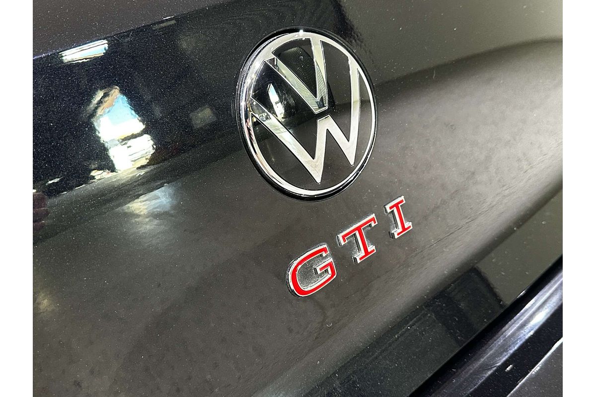 2023 Volkswagen Golf GTI 8