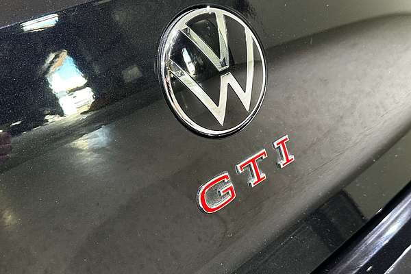 2023 Volkswagen Golf GTI 8