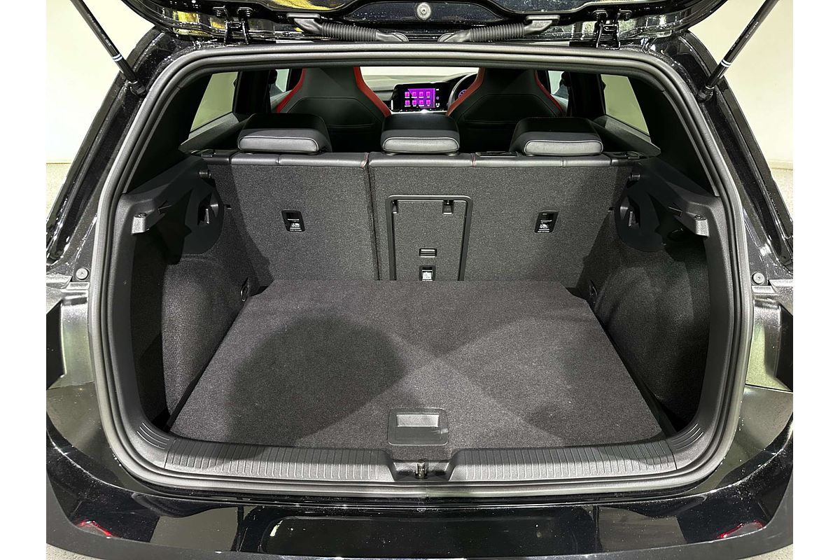 2023 Volkswagen Golf GTI 8