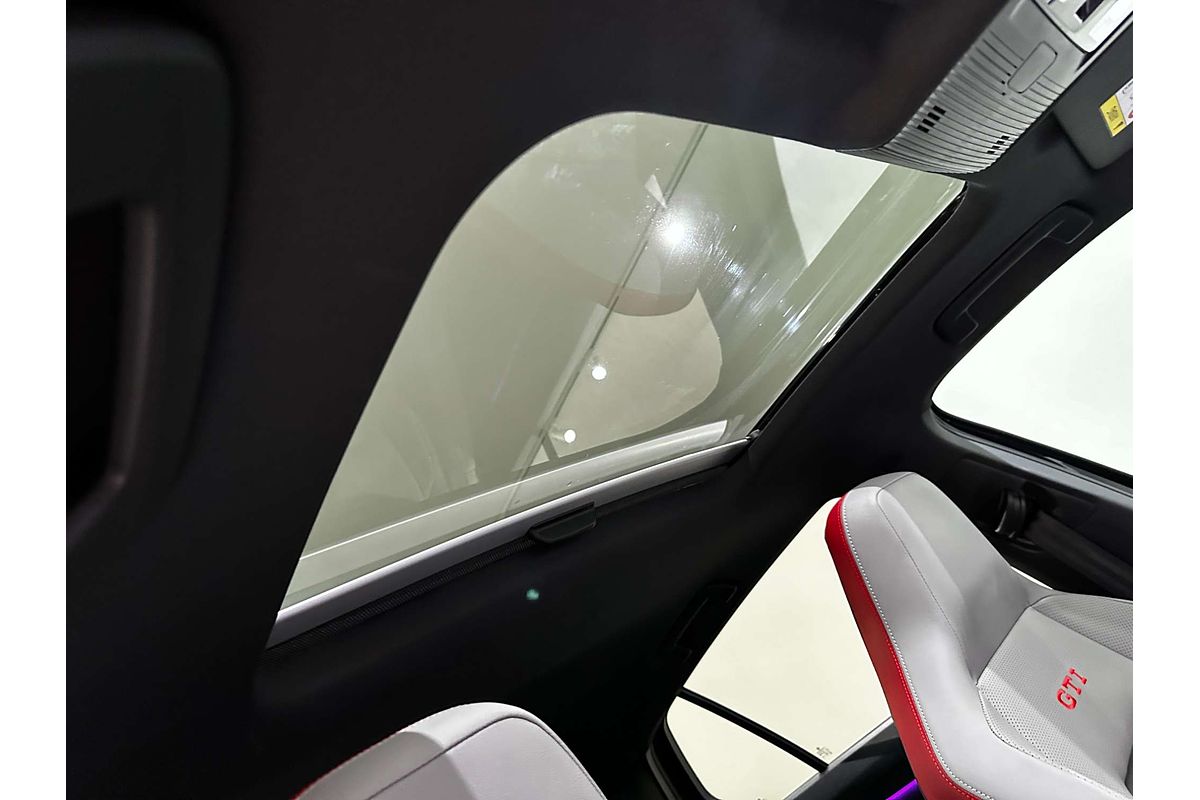 2023 Volkswagen Golf GTI 8