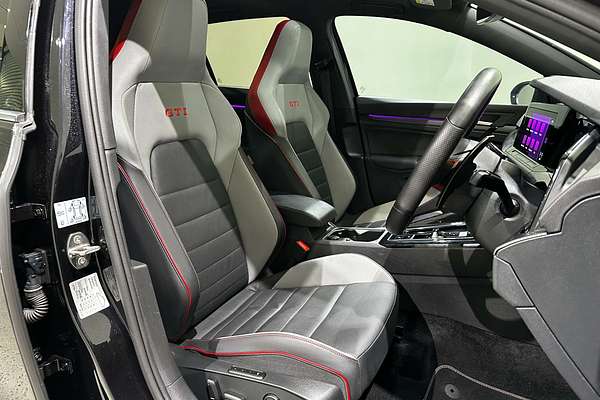 2023 Volkswagen Golf GTI 8