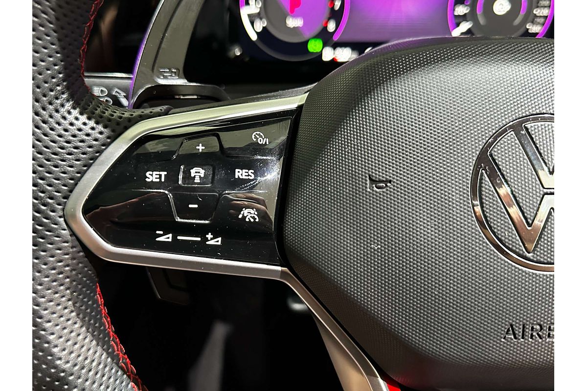 2023 Volkswagen Golf GTI 8