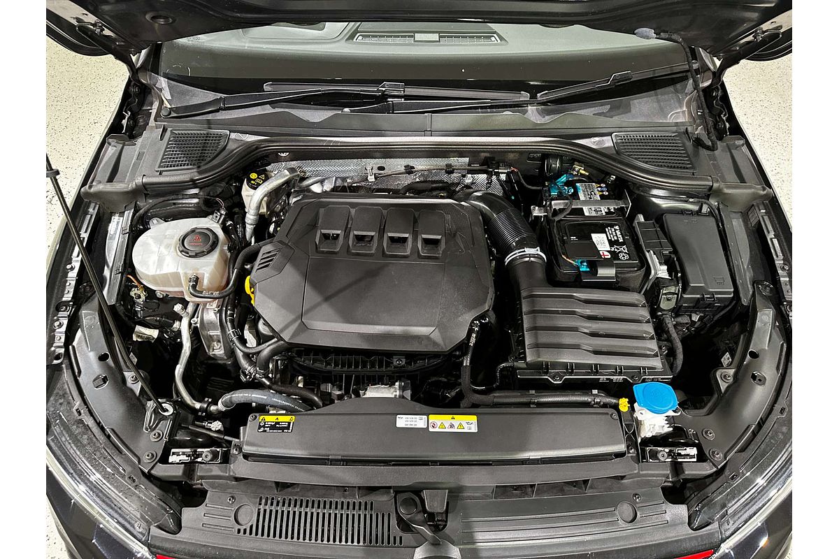 2023 Volkswagen Golf GTI 8