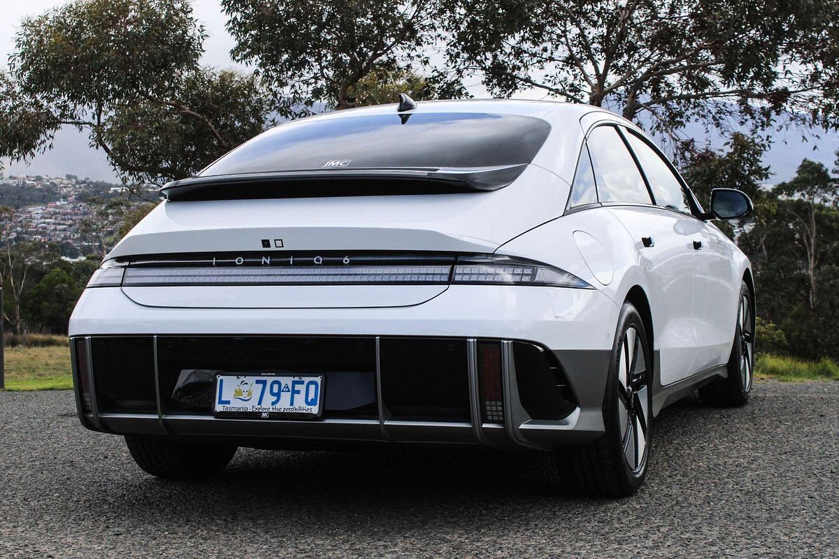 2024 Hyundai IONIQ 6 DYNAMIQ CE.V1