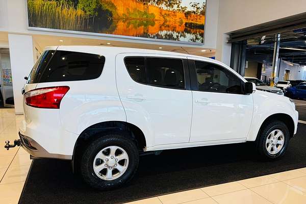 2021 Isuzu MU-X LS-M