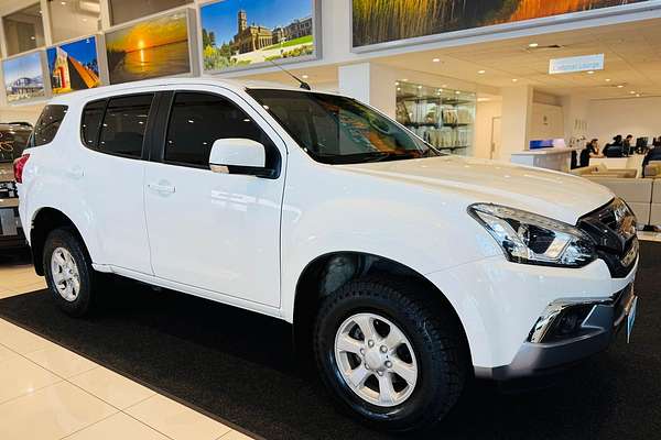 2021 Isuzu MU-X LS-M