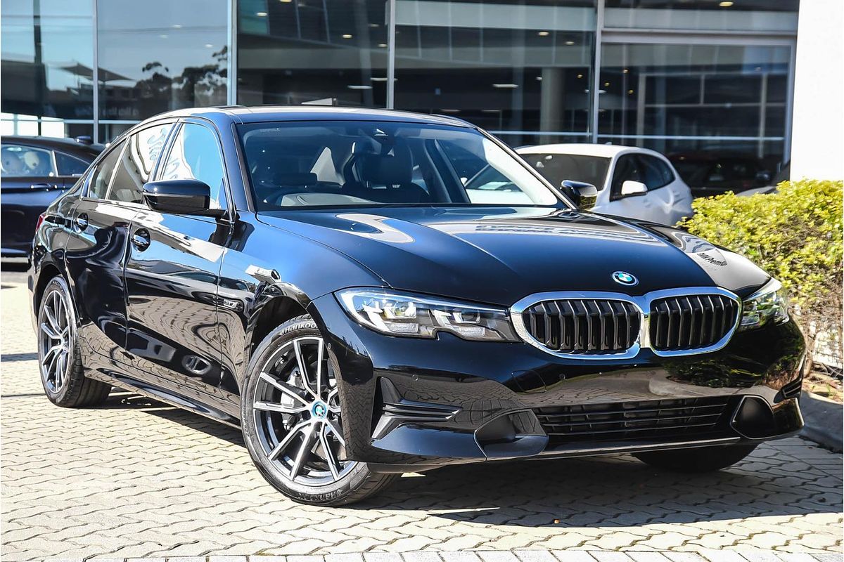 2022 BMW 3 Series 330e Sport Collection G20