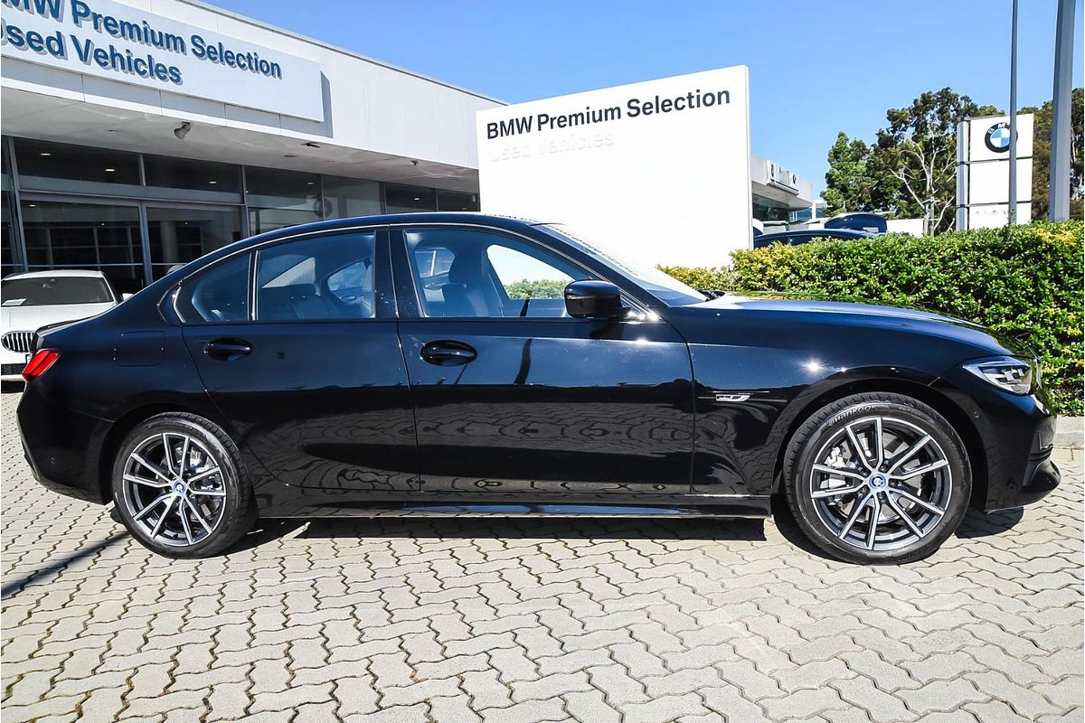 2022 BMW 3 Series 330e Sport Collection G20