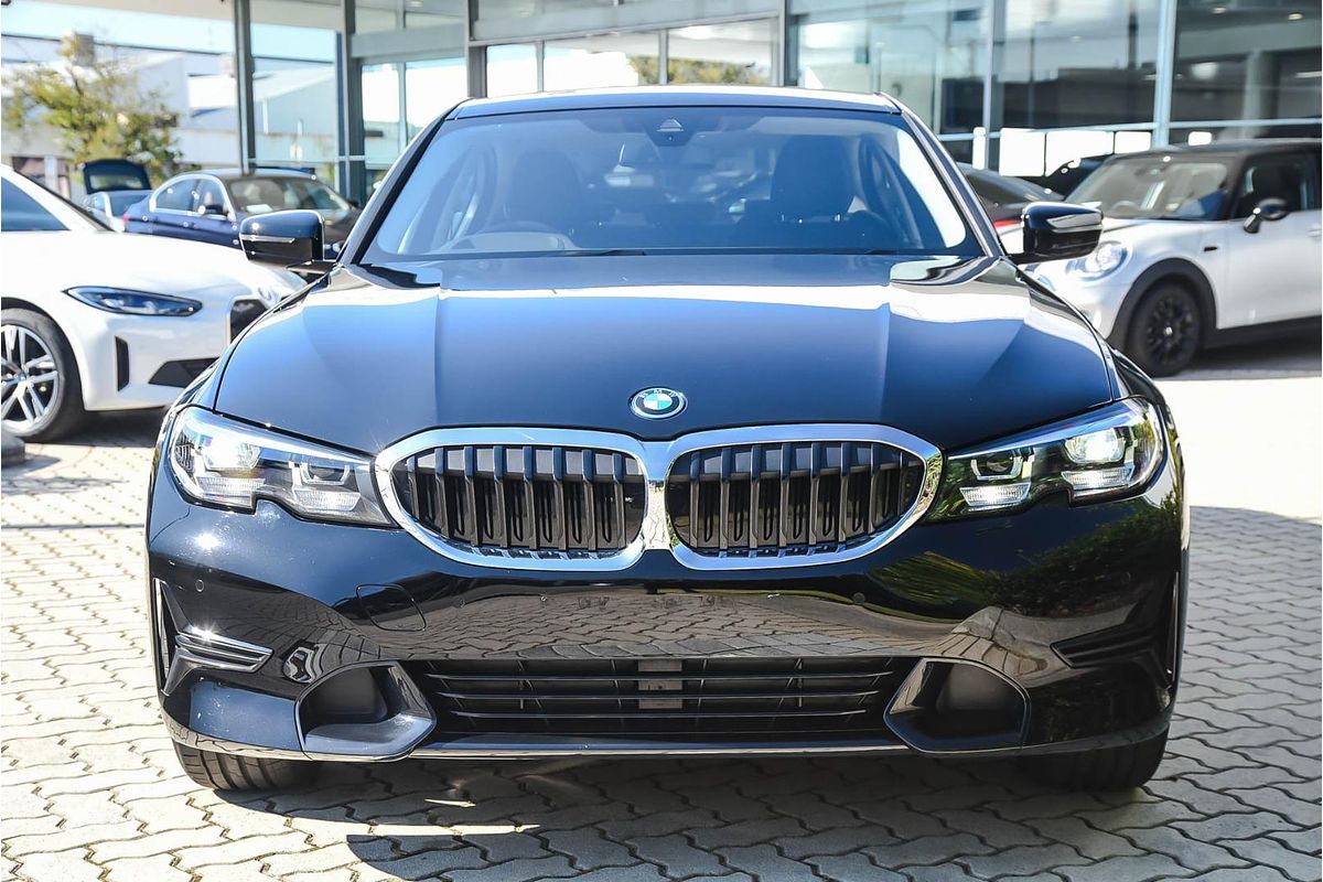 2022 BMW 3 Series 330e Sport Collection G20