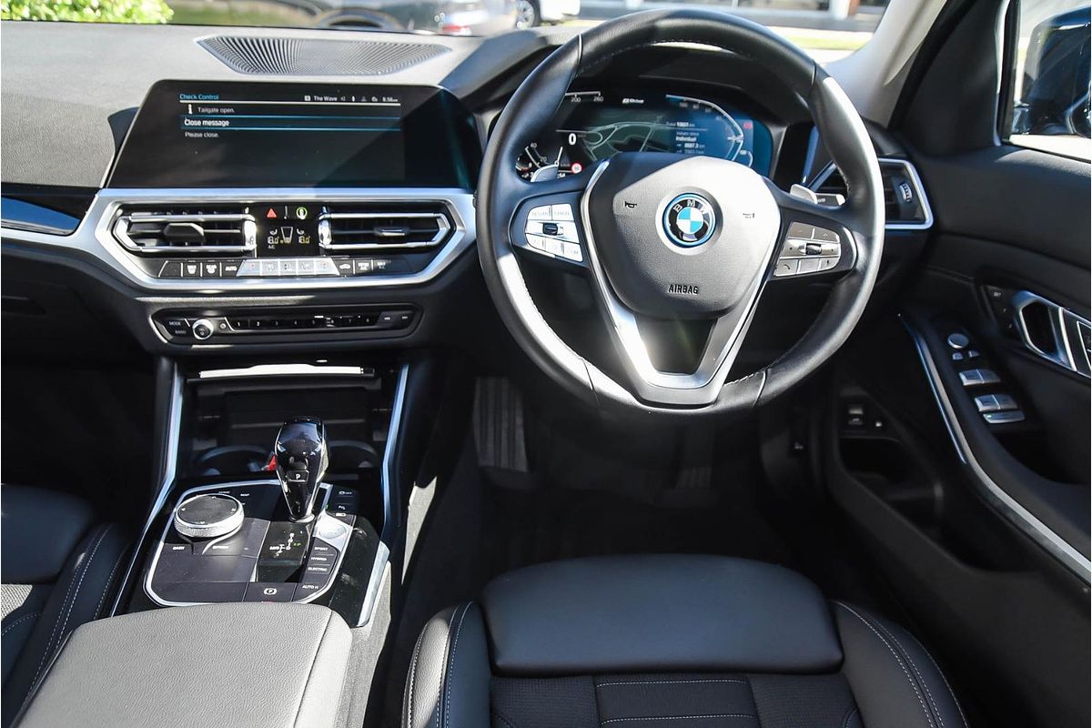 2022 BMW 3 Series 330e Sport Collection G20
