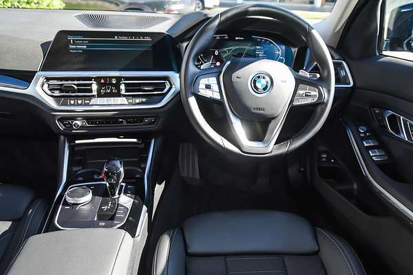 2022 BMW 3 Series 330e Sport Collection G20