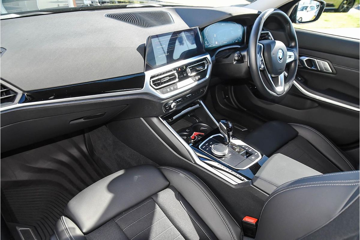 2022 BMW 3 Series 330e Sport Collection G20