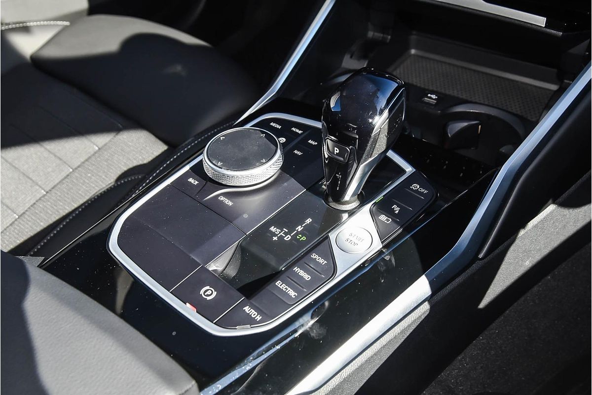2022 BMW 3 Series 330e Sport Collection G20