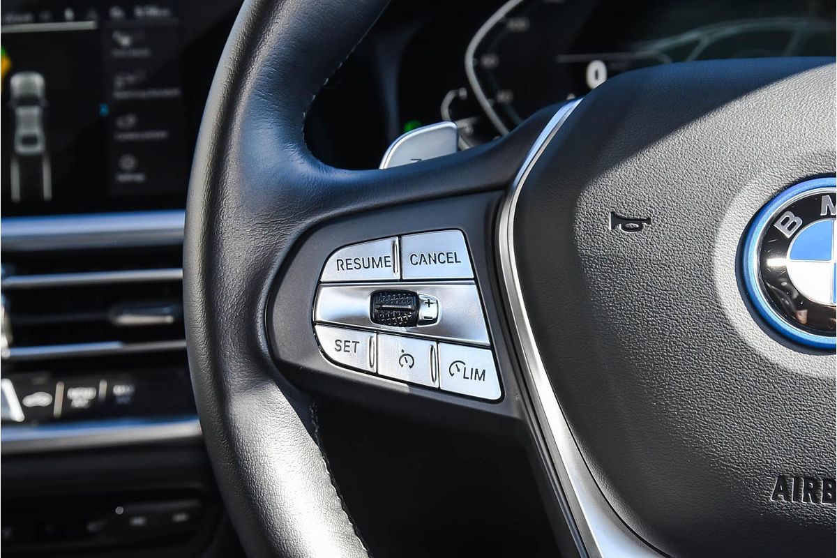 2022 BMW 3 Series 330e Sport Collection G20