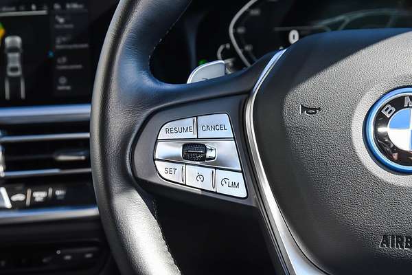2022 BMW 3 Series 330e Sport Collection G20