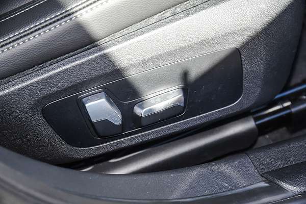 2022 BMW 3 Series 330e Sport Collection G20