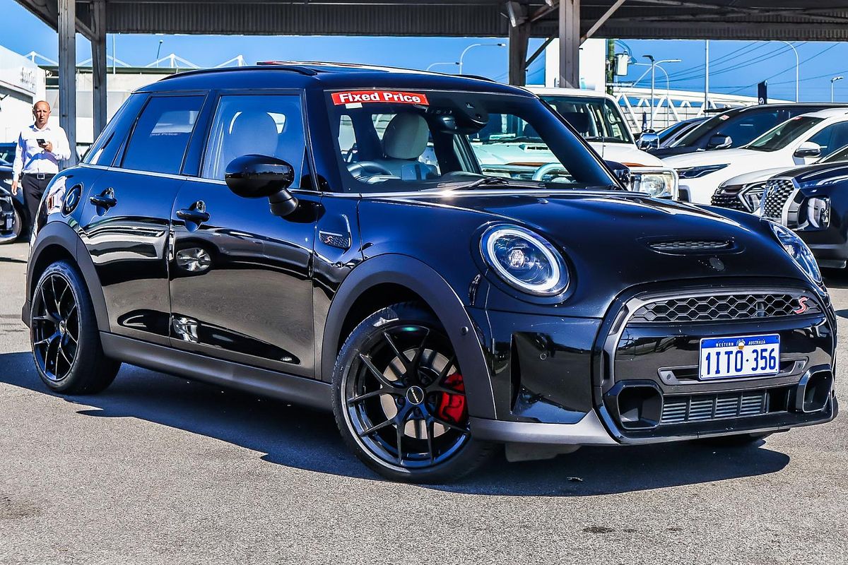 2022 MINI Hatch Cooper S MINI Yours F55 LCI-2