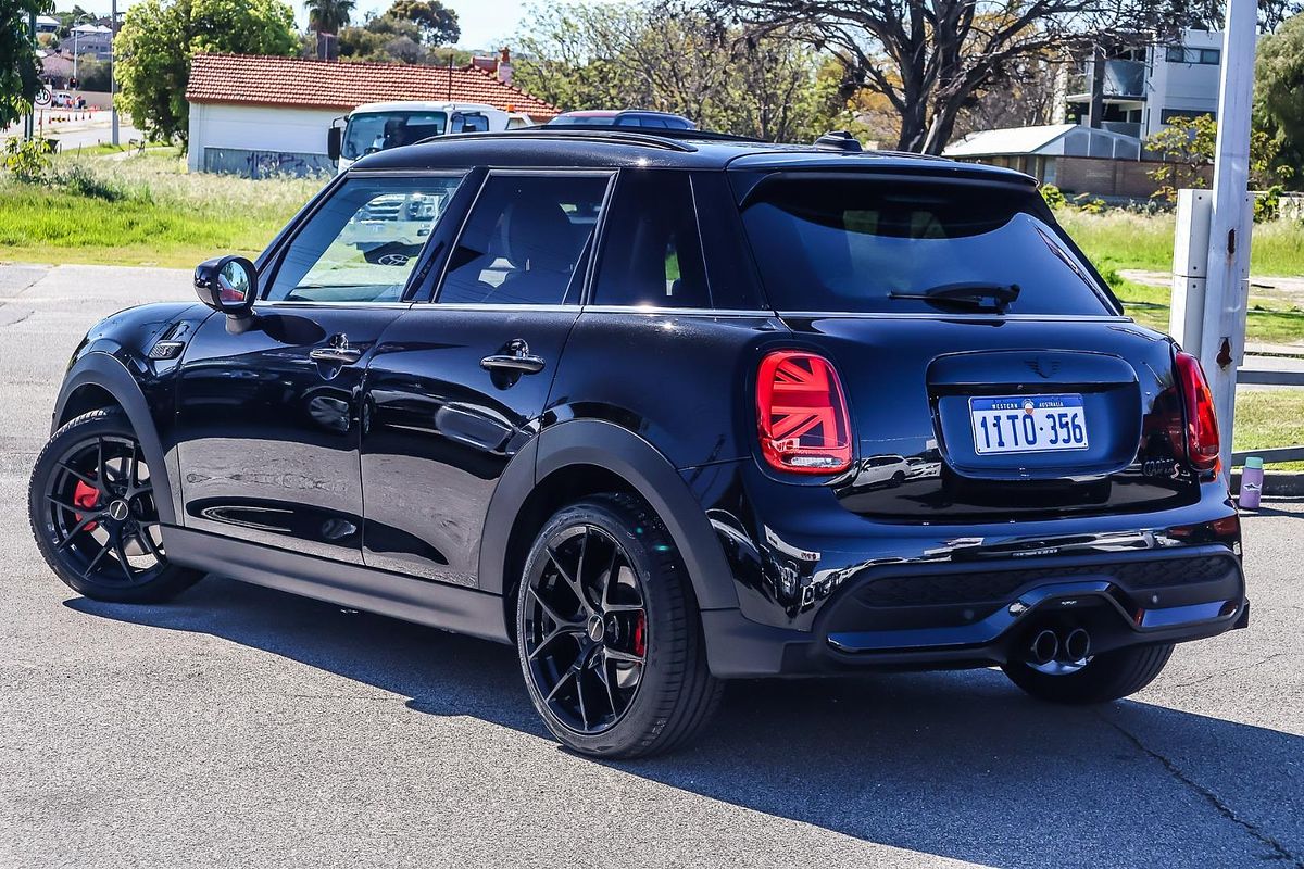 2022 MINI Hatch Cooper S MINI Yours F55 LCI-2