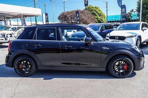 2022 MINI Hatch Cooper S MINI Yours F55 LCI-2