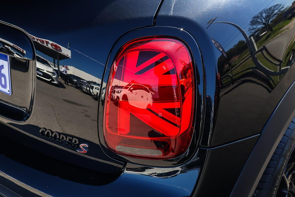 2022 MINI Hatch Cooper S MINI Yours F55 LCI-2