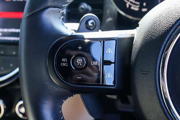 2022 MINI Hatch Cooper S MINI Yours F55 LCI-2