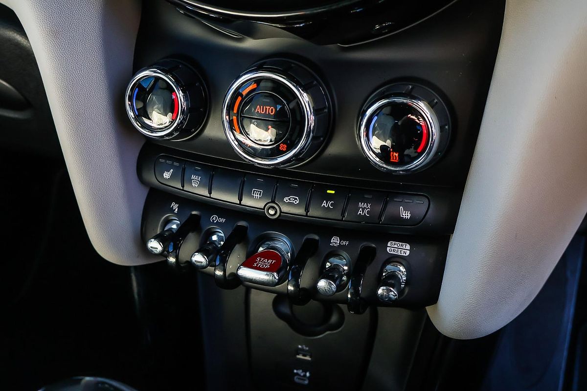 2022 MINI Hatch Cooper S MINI Yours F55 LCI-2