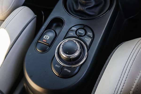 2022 MINI Hatch Cooper S MINI Yours F55 LCI-2