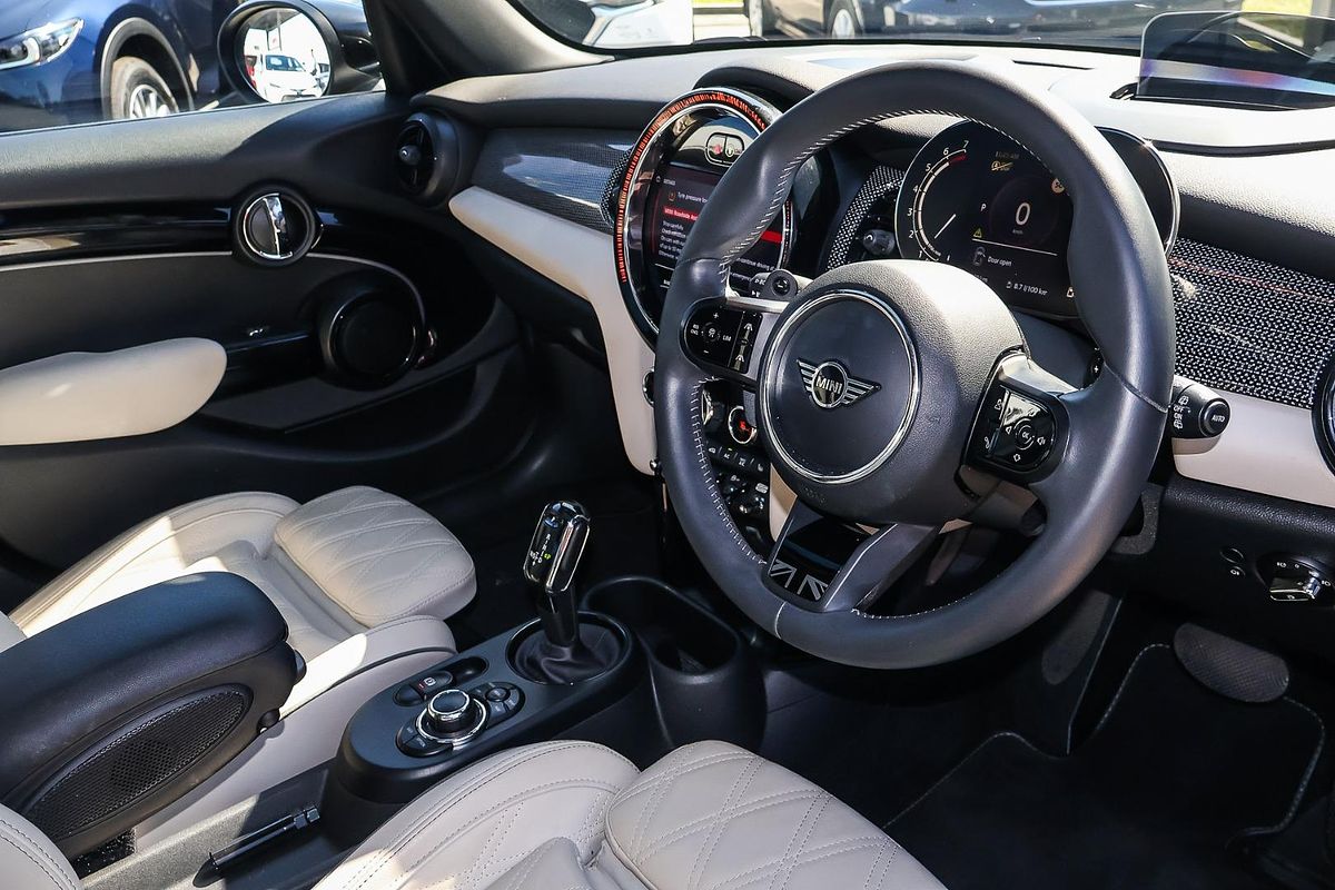 2022 MINI Hatch Cooper S MINI Yours F55 LCI-2