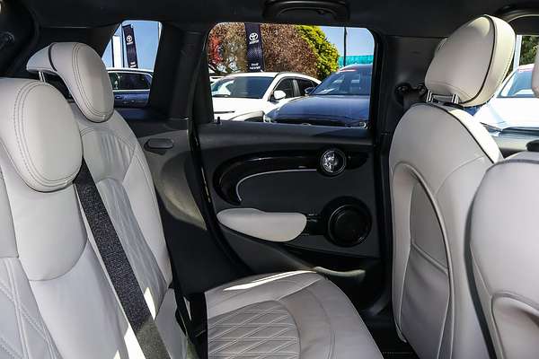 2022 MINI Hatch Cooper S MINI Yours F55 LCI-2