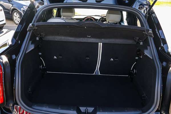 2022 MINI Hatch Cooper S MINI Yours F55 LCI-2