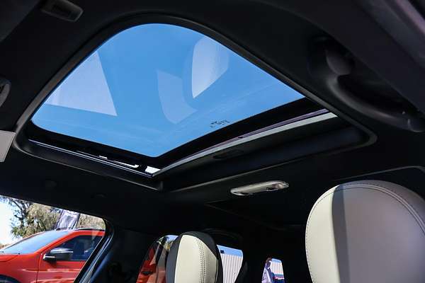 2022 MINI Hatch Cooper S MINI Yours F55 LCI-2