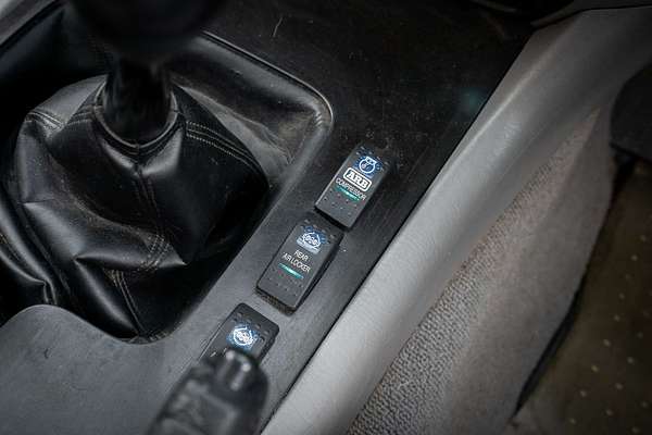 2005 Toyota Landcruiser GXL HDJ100R