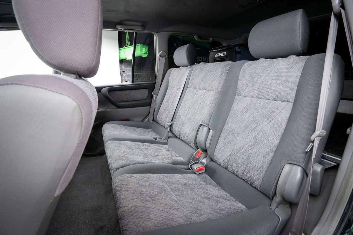 2005 Toyota Landcruiser GXL HDJ100R