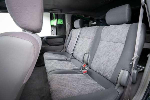 2005 Toyota Landcruiser GXL HDJ100R