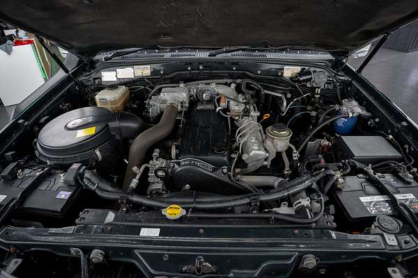 2005 Toyota Landcruiser GXL HDJ100R